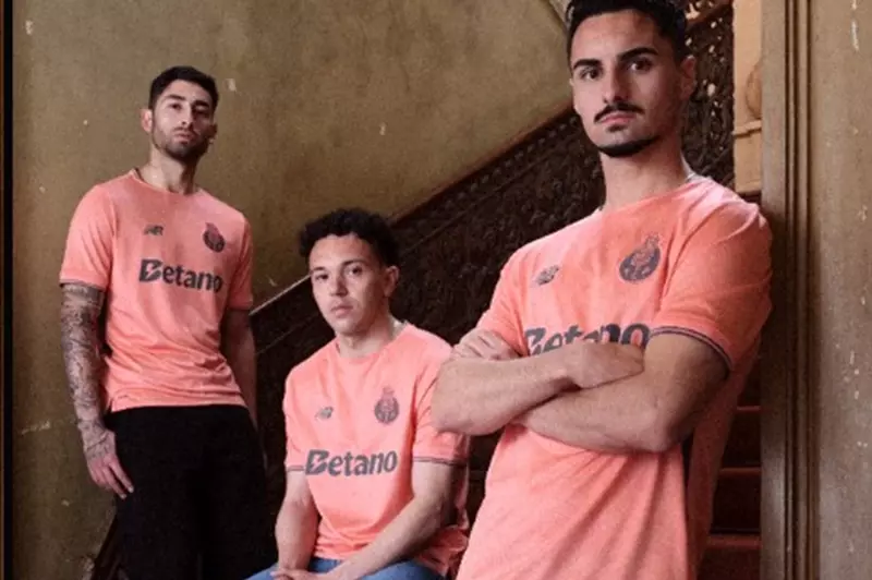 بورتو يكشف عن القميص الاحتياطي: منافس الأهلي يتألق بتصميم جديد (فيديو)